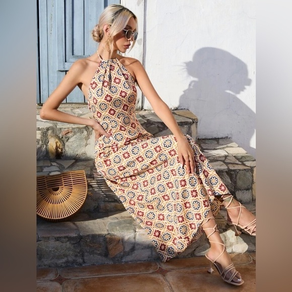 Bohemian Floral Print Backless Halter Top Maxi Sundress - Picture 3 of 8